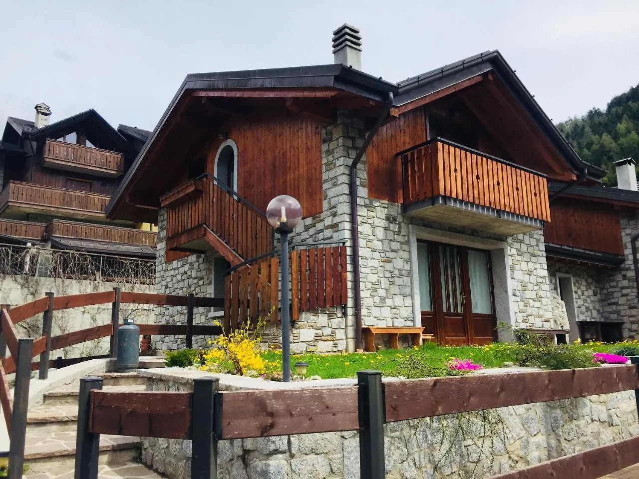 Casa vacanze Emilio Temù 0*,  Italia